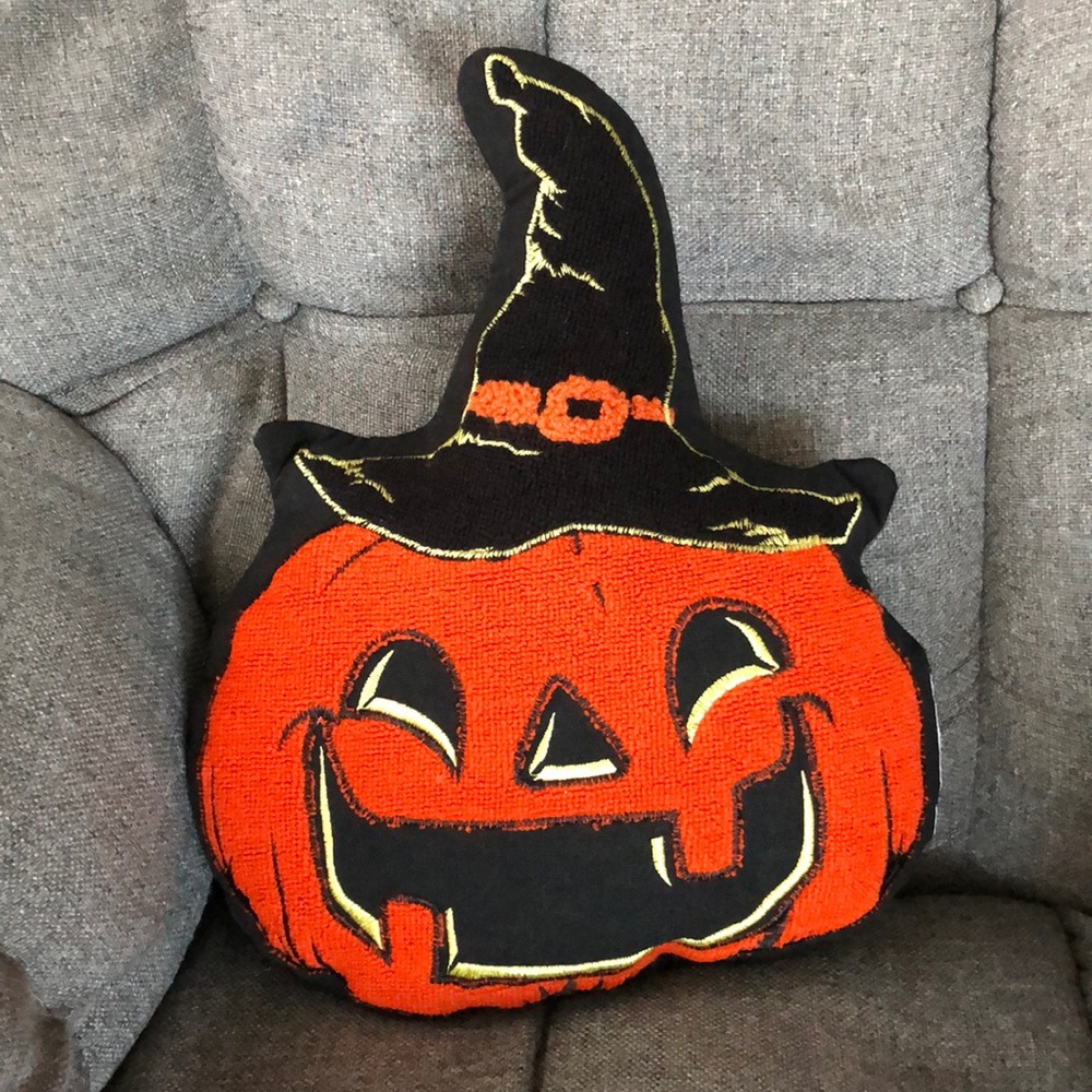 🎃 Jack o lantern witch throw pillow Halloween pumpkin pillow